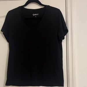 Quince Women's Classic Black V-Neck Tee